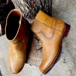 FRYE MAN  LEATHER BOOTS INSIDE ZIPPER